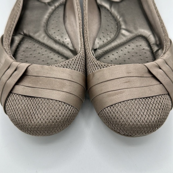 Dexflex Sport taupe / tan canvas and ribbon flats, size 7.5 - Picture 10 of 10